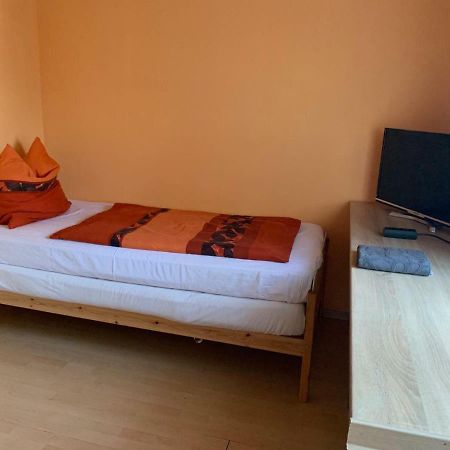 Gaestezimmer Fuchs Apartment Neuhausen auf den Fildern Bagian luar foto