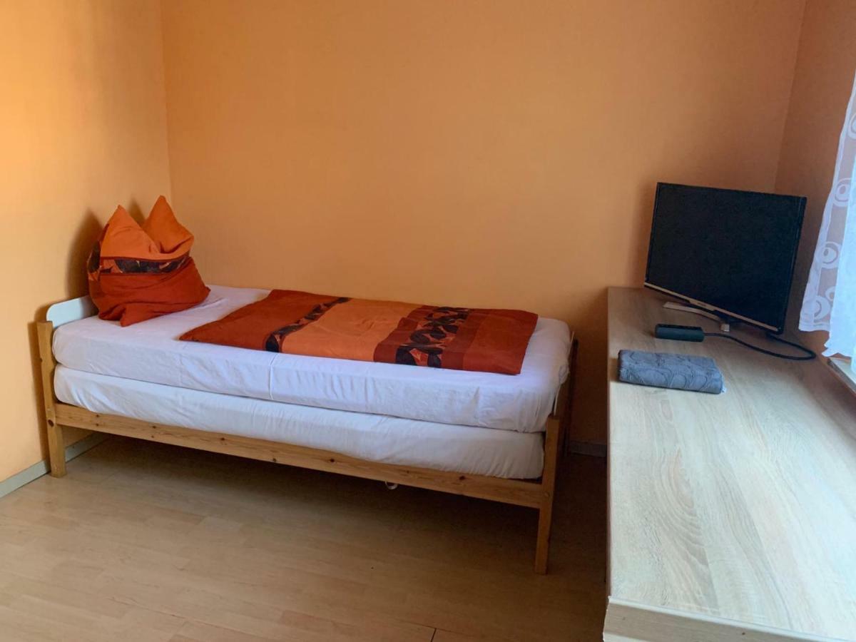 Gaestezimmer Fuchs Apartment Neuhausen auf den Fildern Bagian luar foto